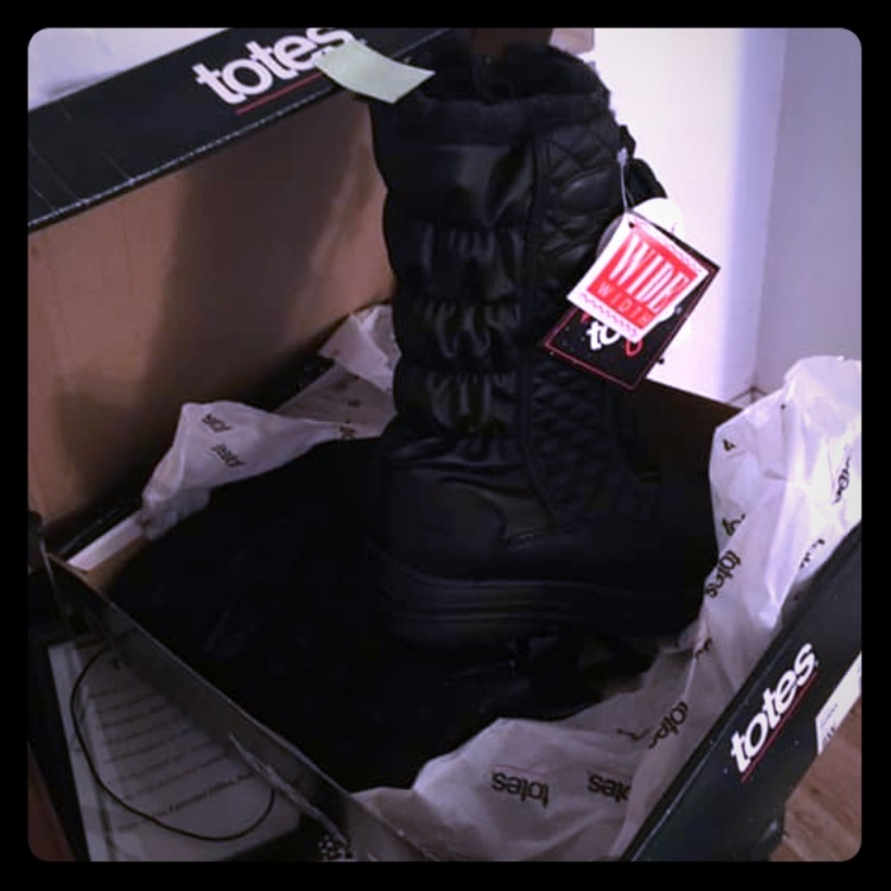 Brand new totes boots size 8 - Picture 1 of 1